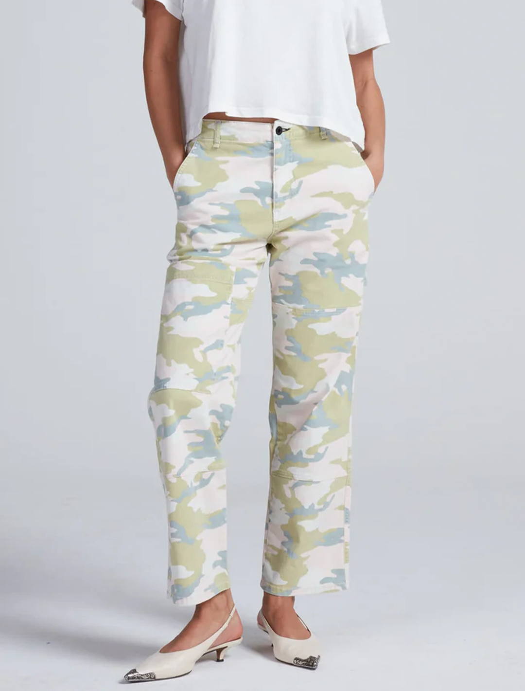 carpenter in pink camo