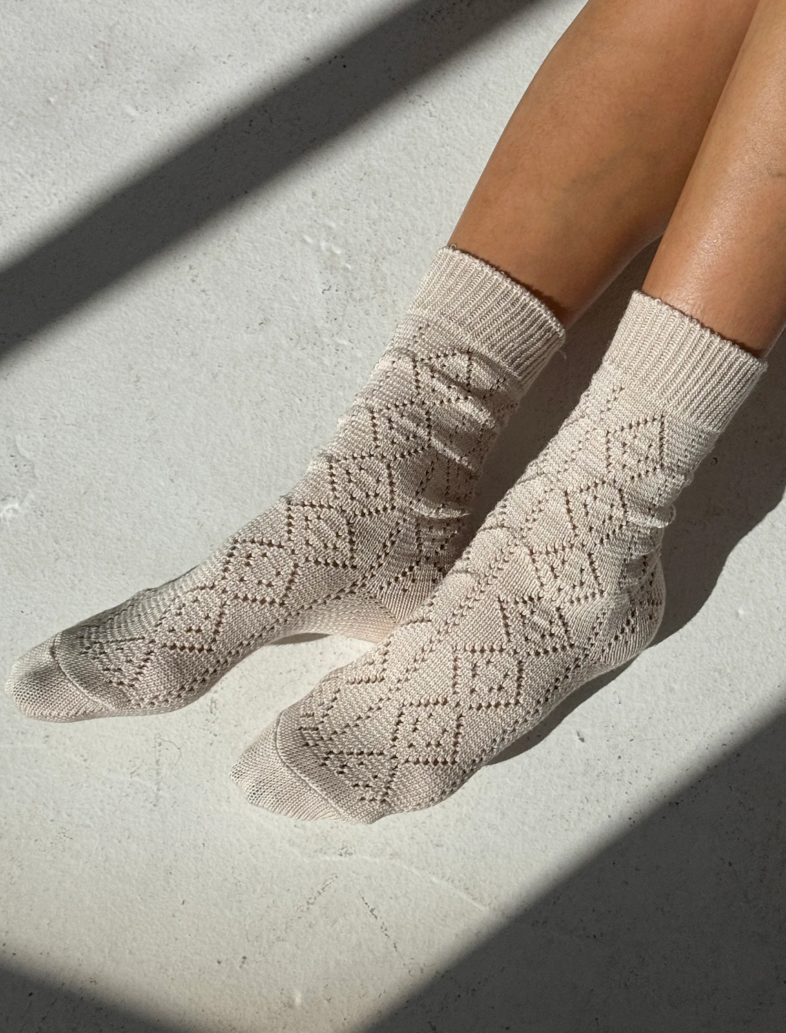 modal eyelet socks in oyster