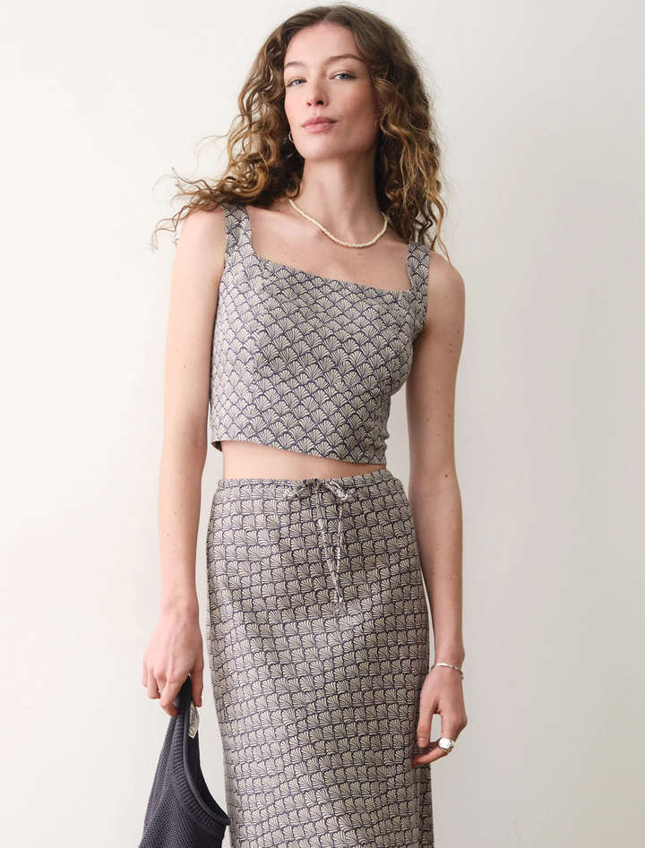 zoe hemp tank in navy sea shell