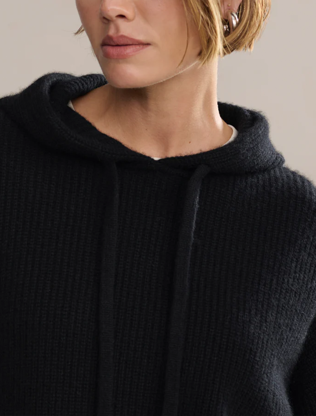 cashmere fisherman hoodie in black