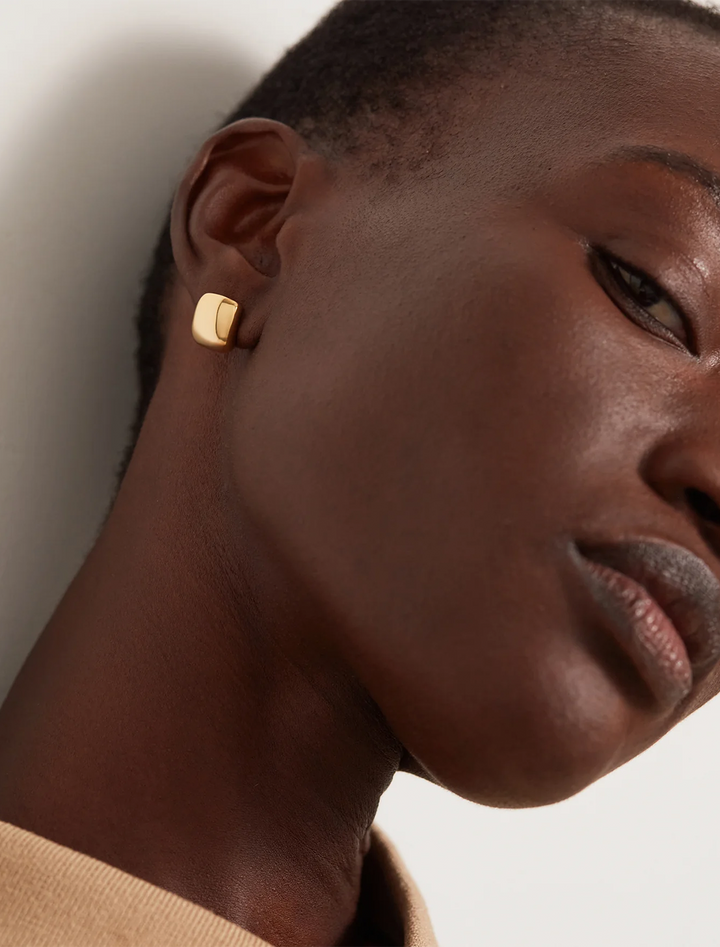 mini tate earring in gold