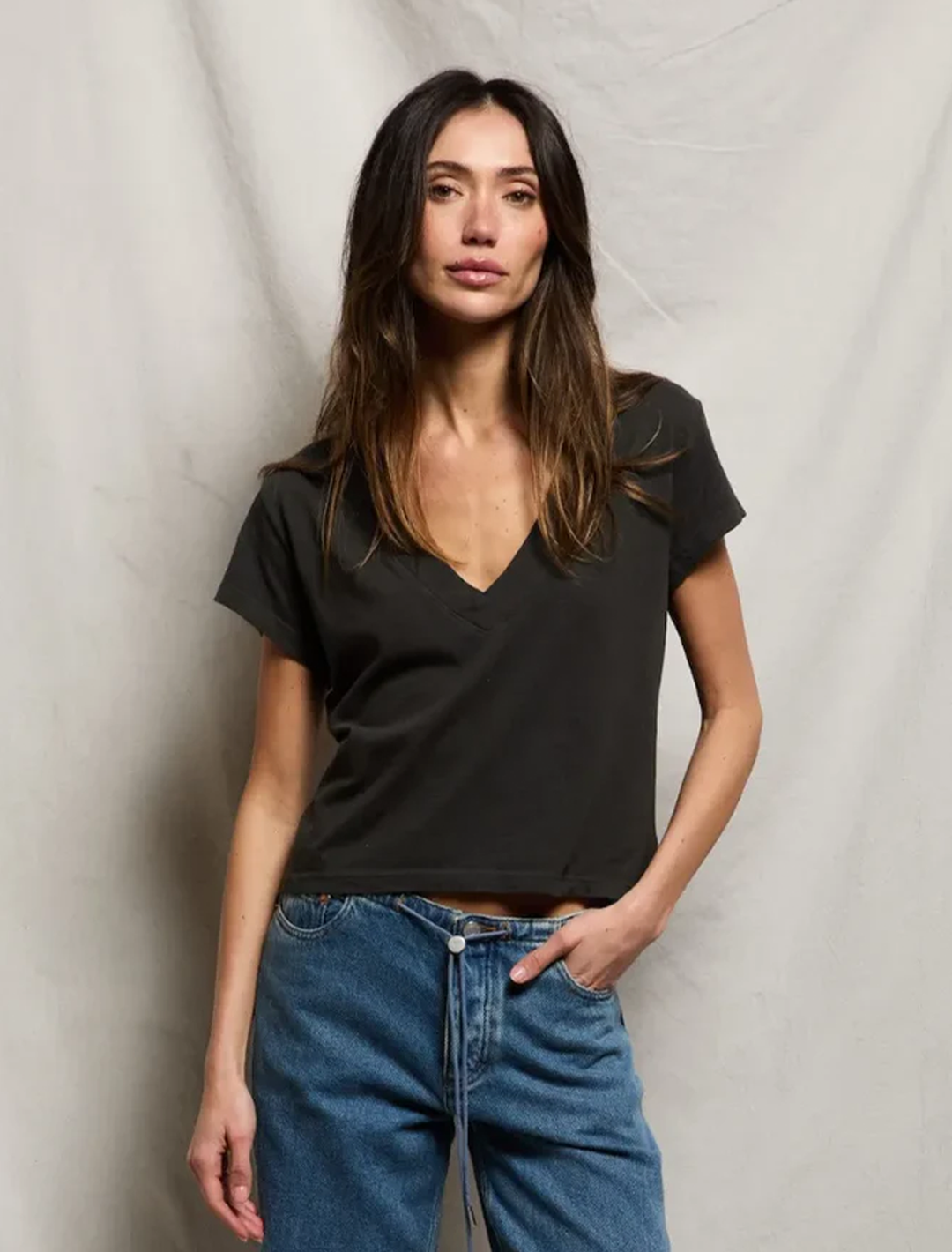 alanis in vintage black