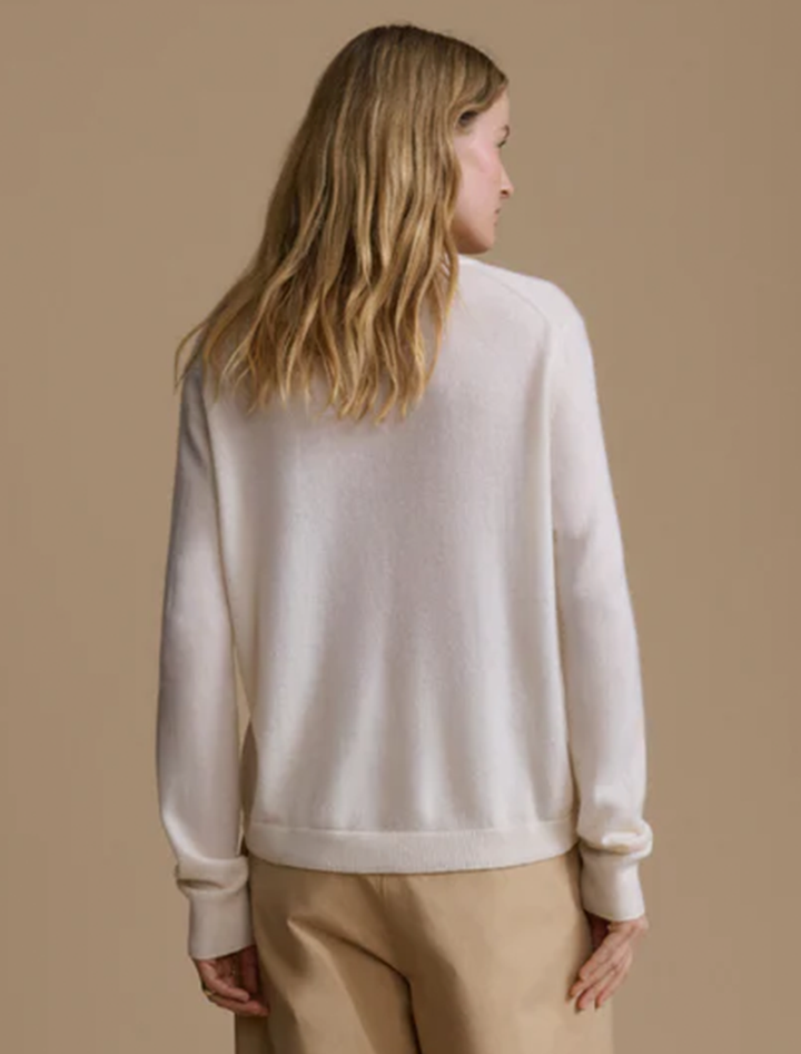 flynn cashmere vneck sweater in ivory