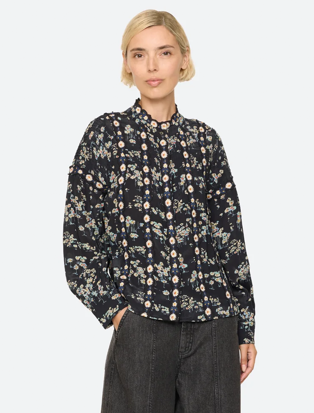 mona top in black floral