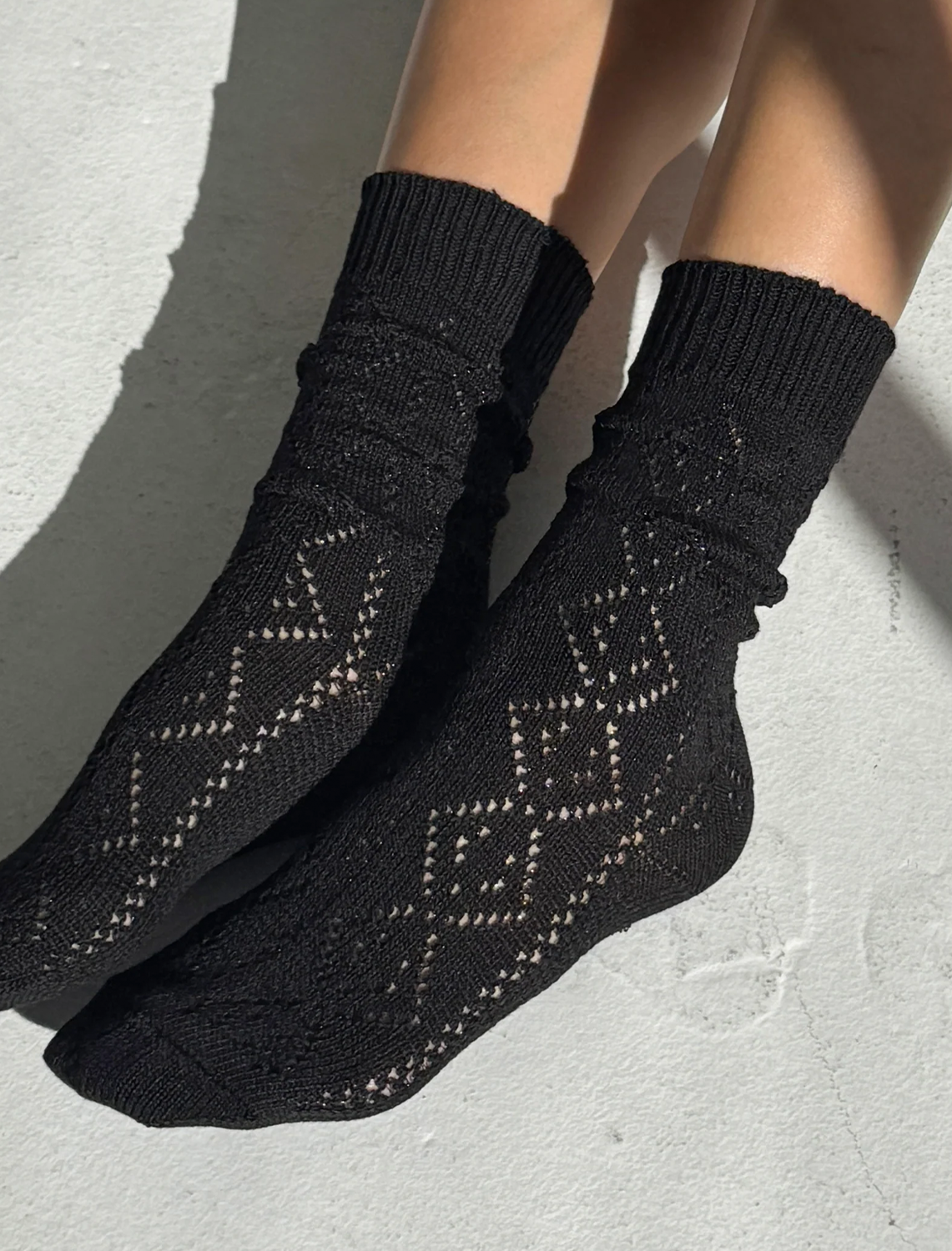 modal eyelet socks in jet black