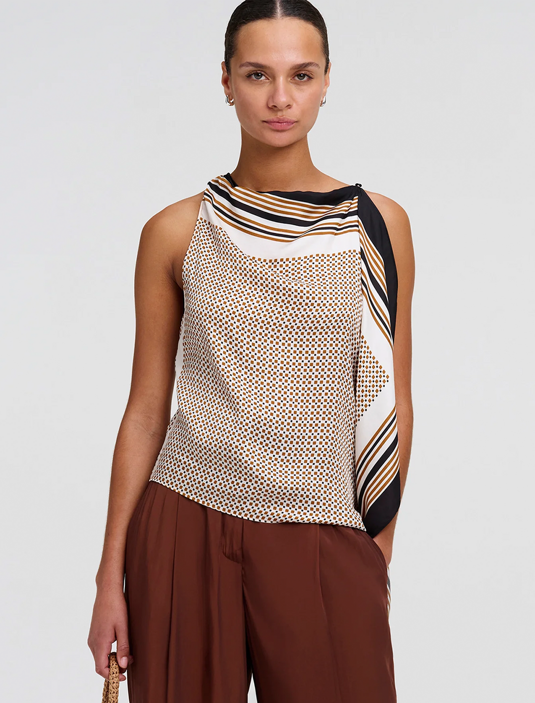 kit top in black and caramel dotted