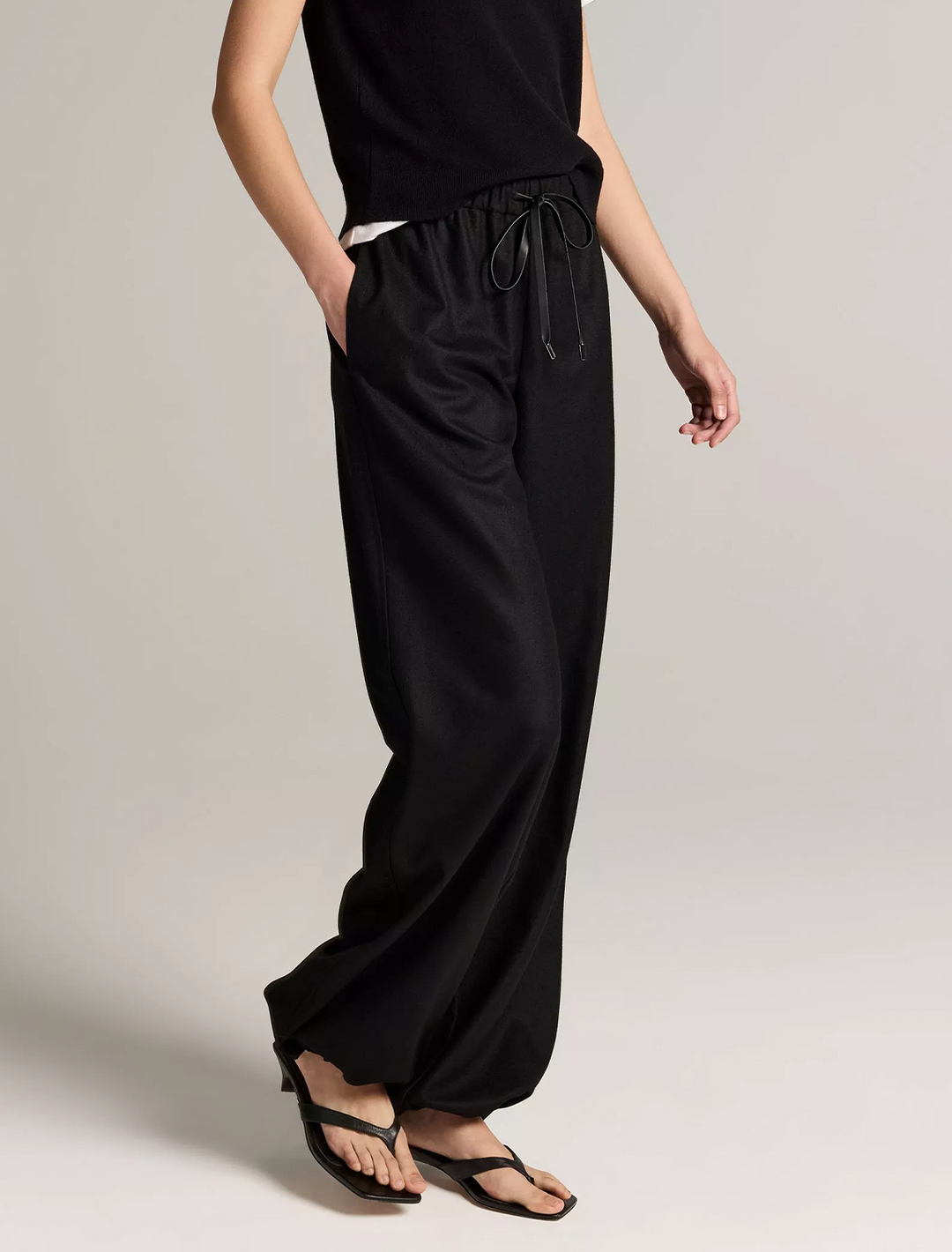 mid rise flannel pant in black