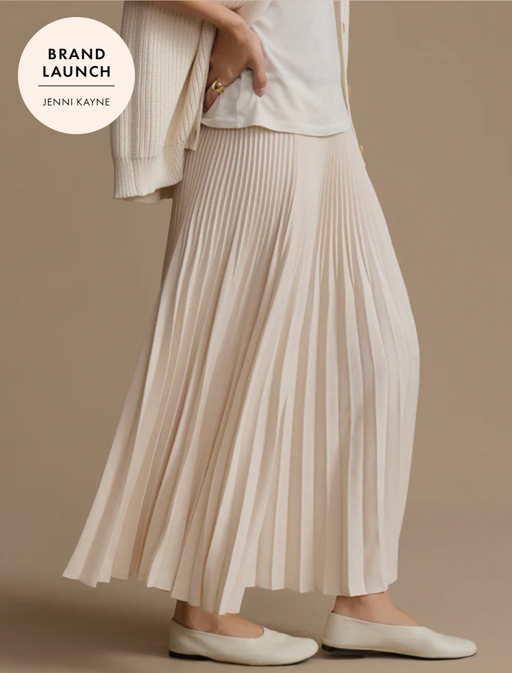 pleated skirt in ivory