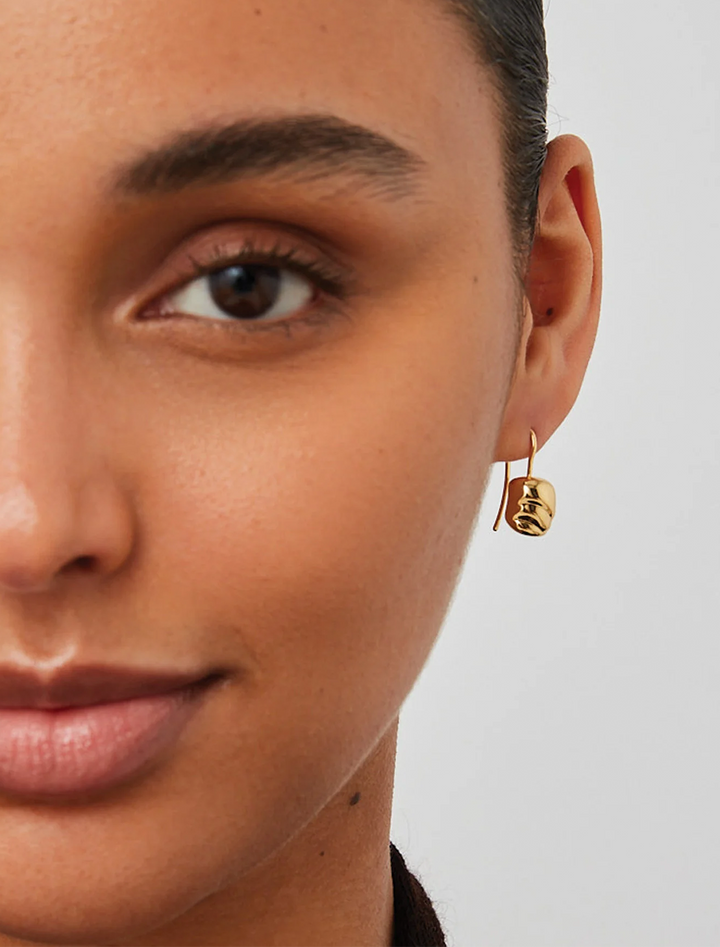 rue drop earrings in gold