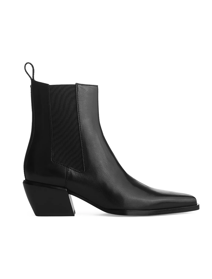 joni chelsea booties in black