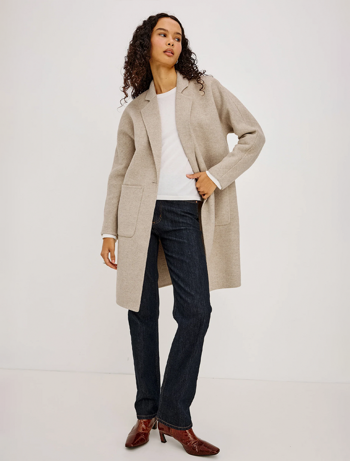 everest coat in oat herringbone