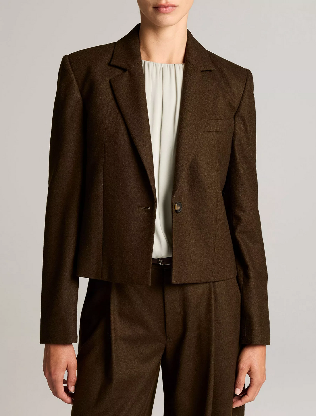 soft flannel wool blazer in pinewood