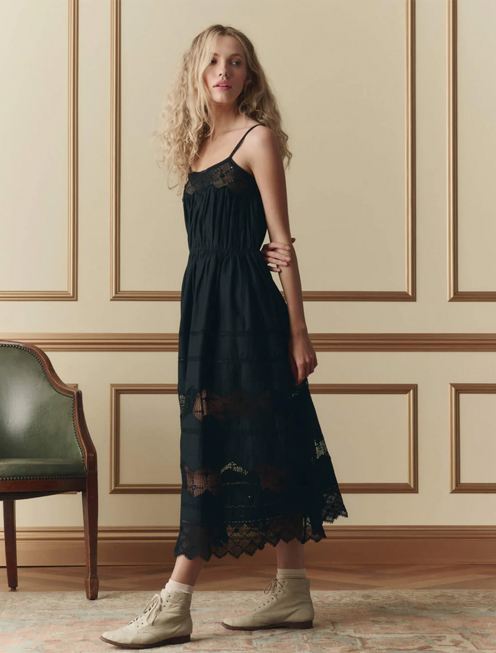 the rosette crochet dress in black