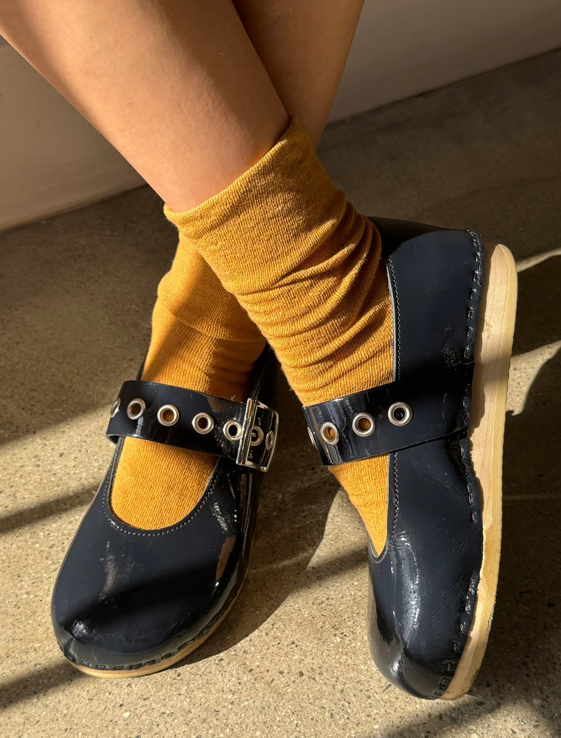 breezy sneaker socks in goldenrod