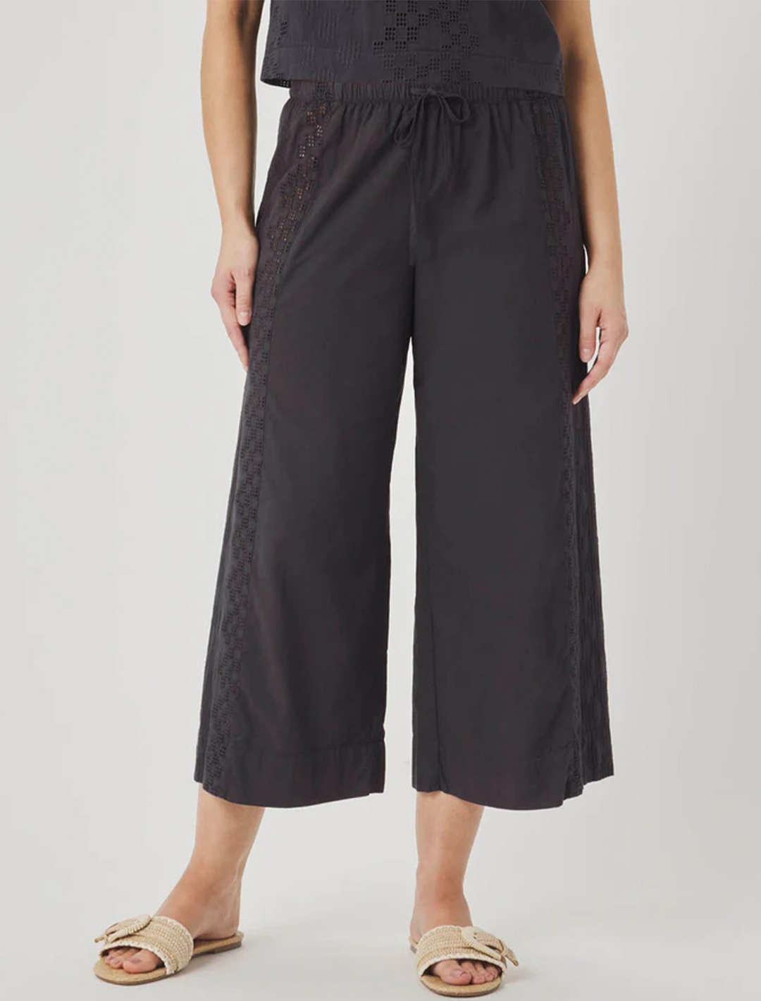kenzie geo eyelet pant in lead