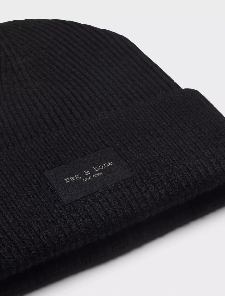 blake beanie in black