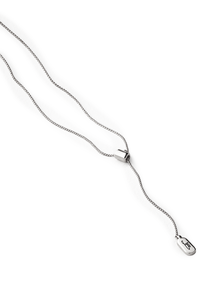 leon pendant necklace in silver