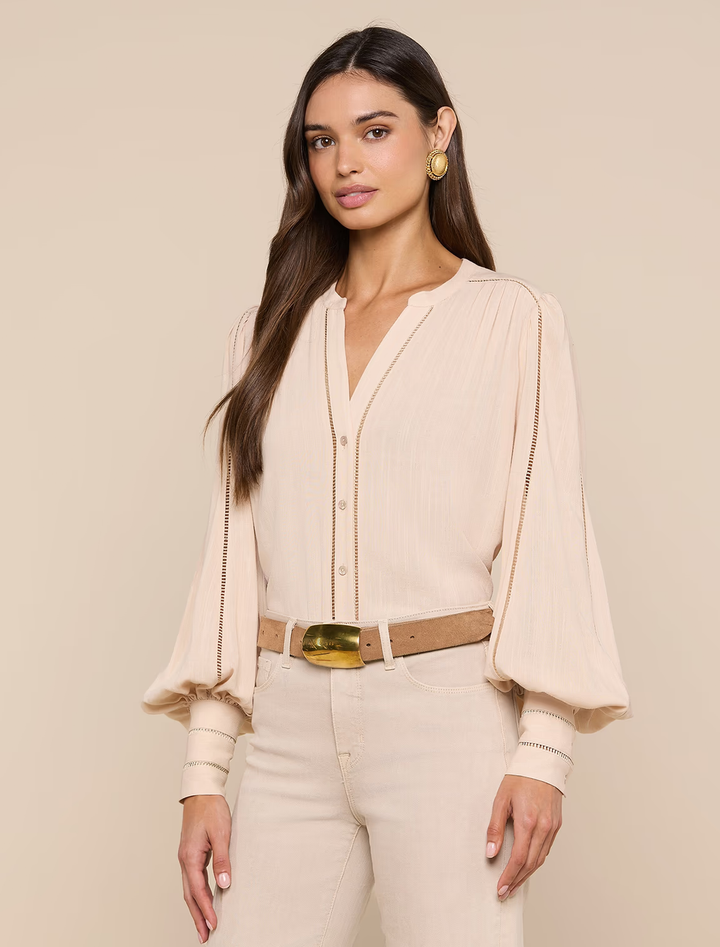 kiera blouse in biscuit