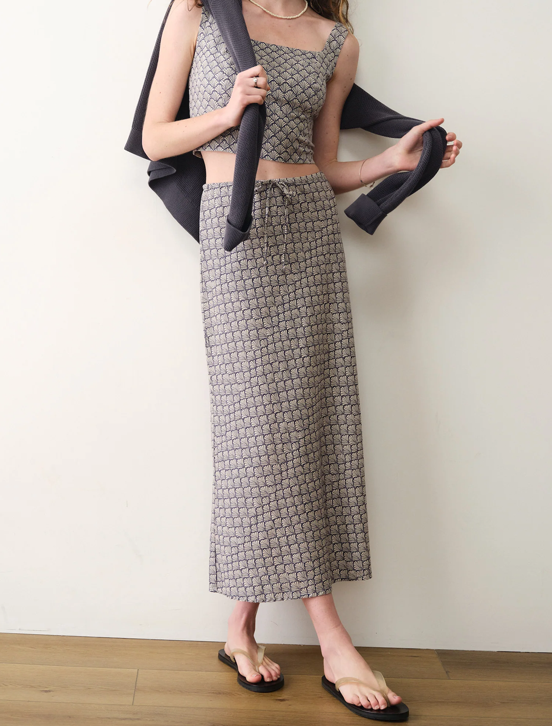 avery hemp midi skirt in navy sea shell