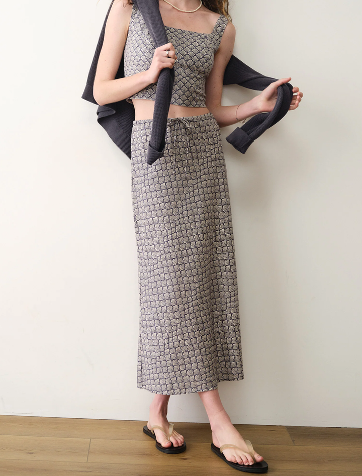 avery hemp midi skirt in navy sea shell