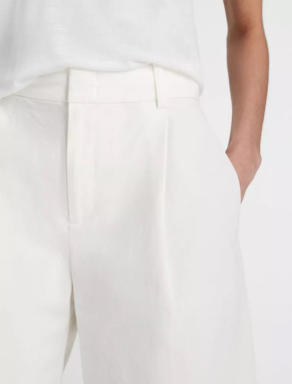 washed cotton short in off white (2)