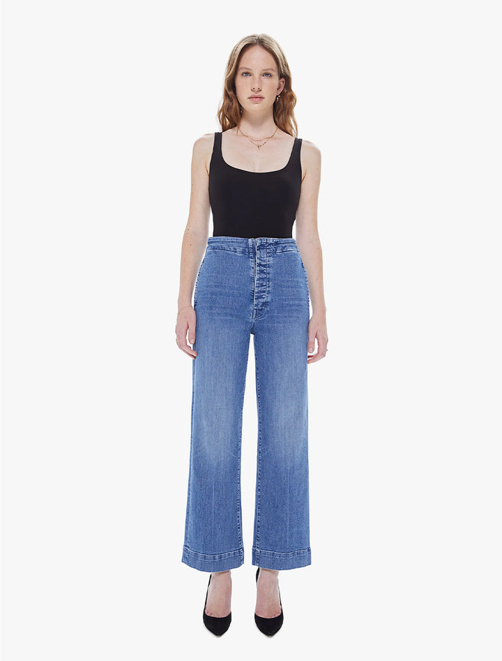 model wearing the cinch greaser in sorry I'm staring with a black tank top and heels
