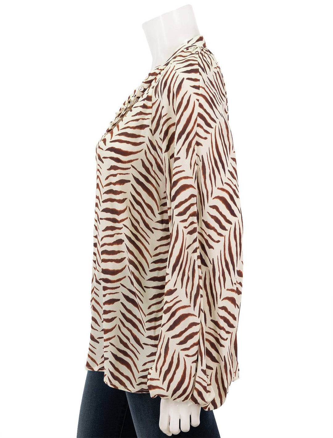 Side view of Corey Lynn Calter's noemie top in ivory.