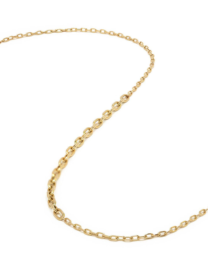 Stylized laydown of Zoe Chicco's 14k mixed small and medium link chain station necklace | 18".