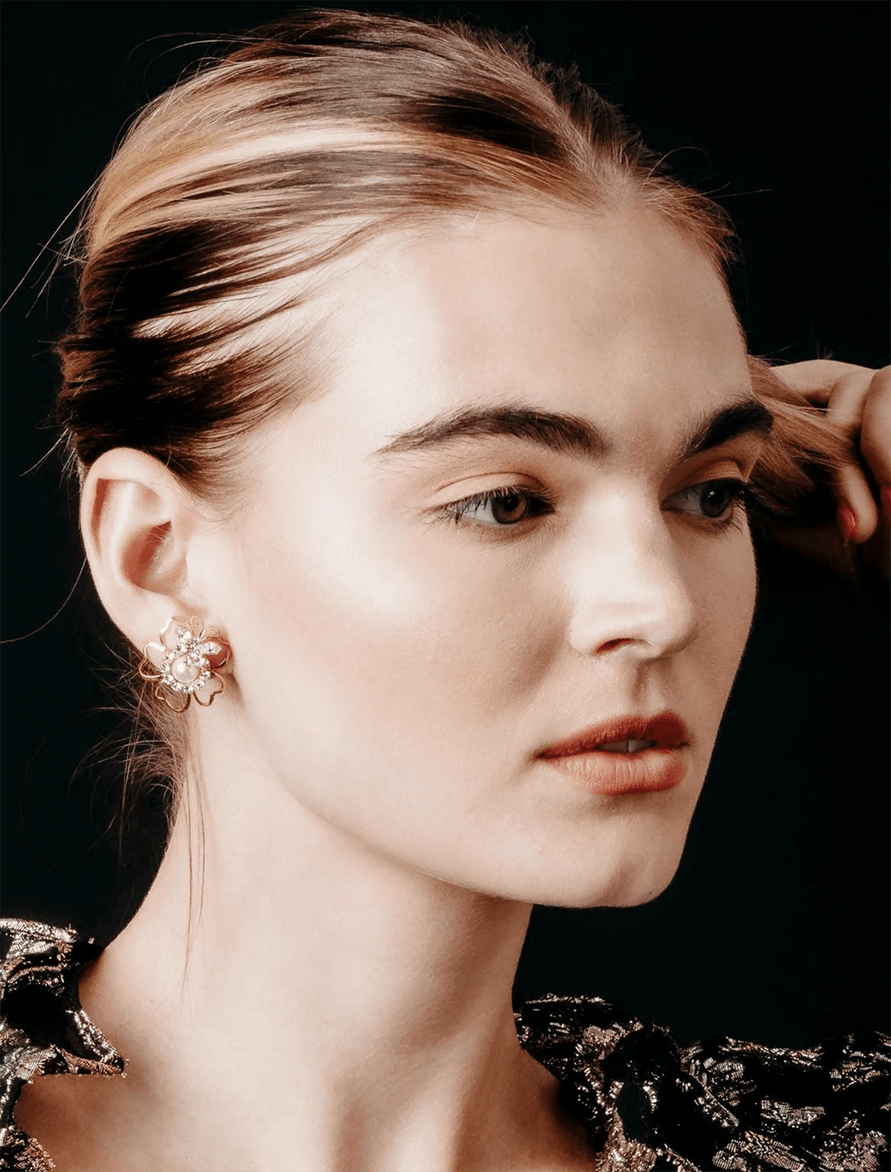 Elizabeth Cole ember studs in crystal - Twigs