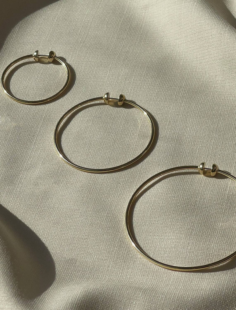 Jenny Bird new icon hoops in gold large - Twigs