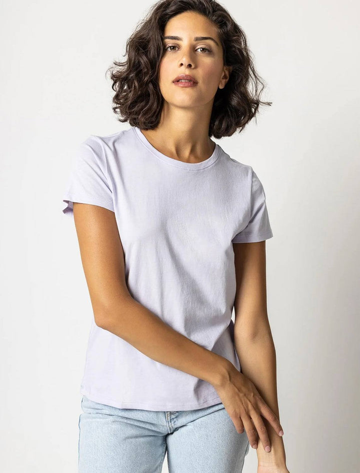 Model wearing Lilla P's short sleeve crewneck in lily.